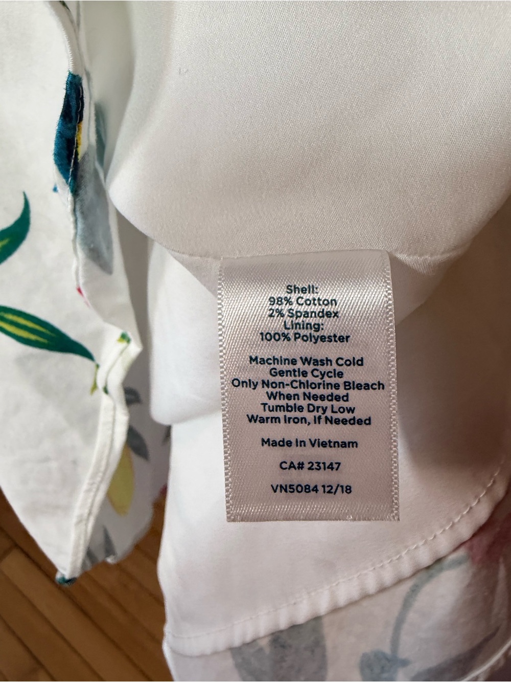 Talbots White Yellow Lemon Pink Floral Print Fit & Flare Dress Flowers size 12p - Picture 4 of 4
